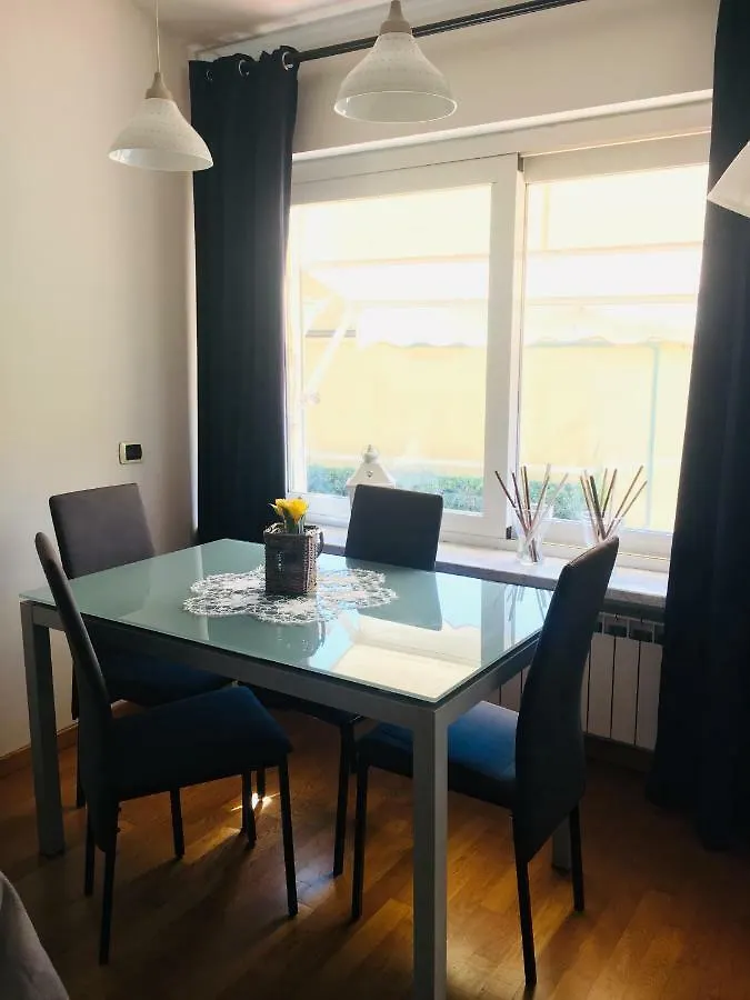 Ledonia Apartment Lerici 0*,